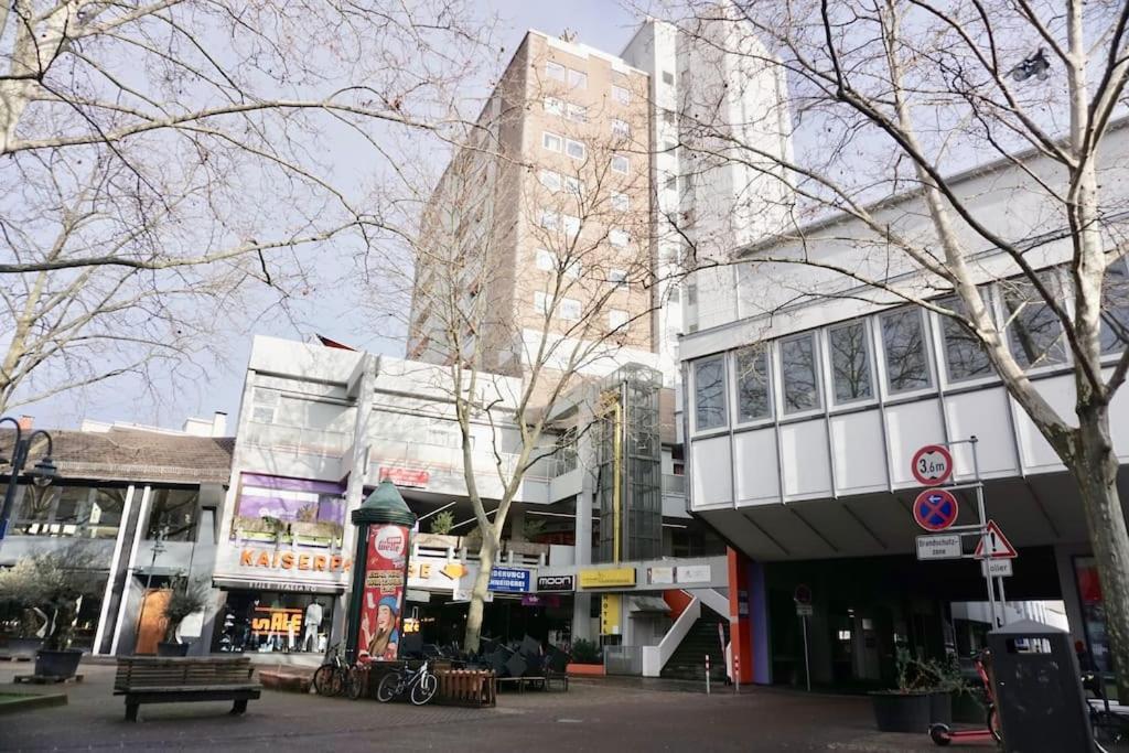 Neu Modernes Apartment In Top Lage, Free Parking Max 1,65M Hoehe Und 1,8M Breite カールスルーエ エクステリア 写真